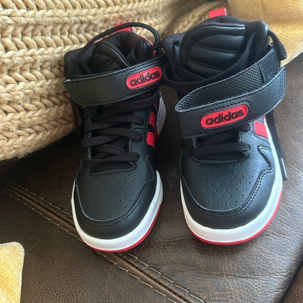 Boys adidas gym shoes brand new 10.5
